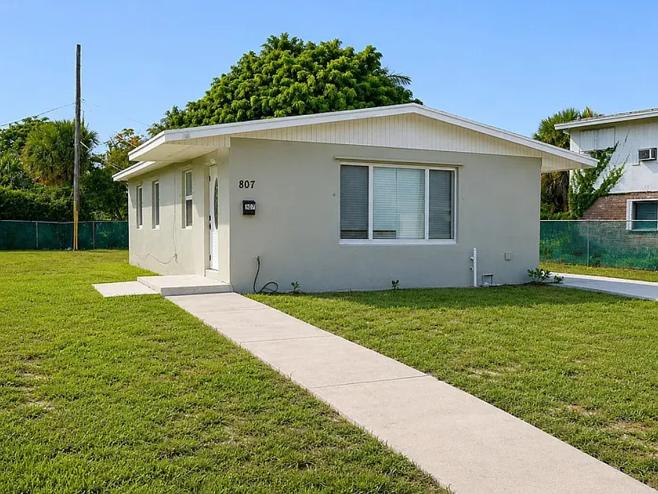 807 Handy Ave