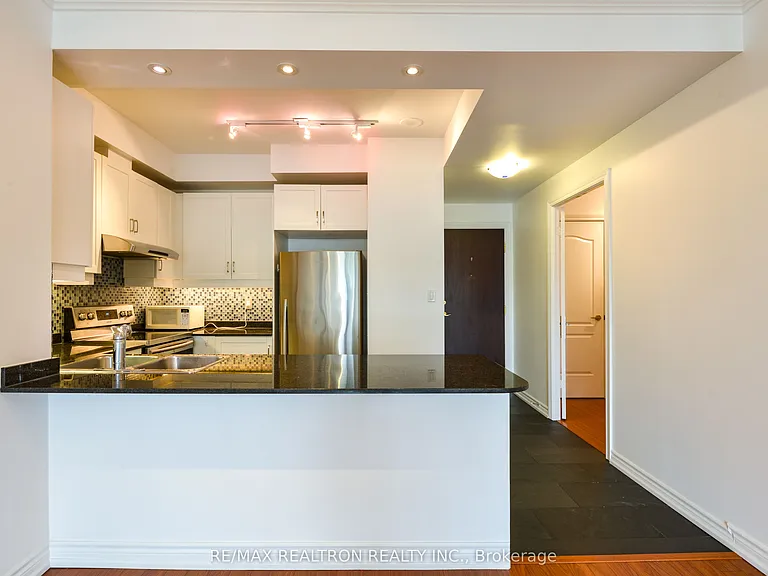 28 William Carson Cres #804 — Photo 16