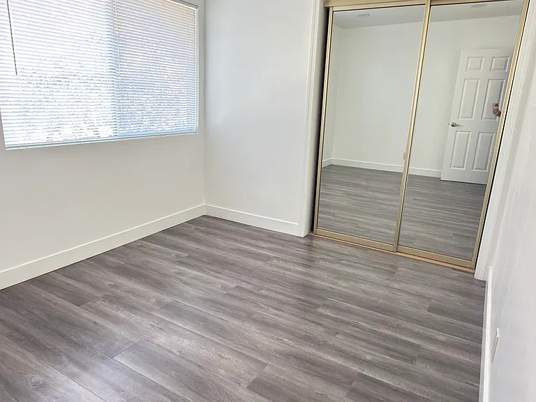 4042 Liberty Ave #3 — Photo 7