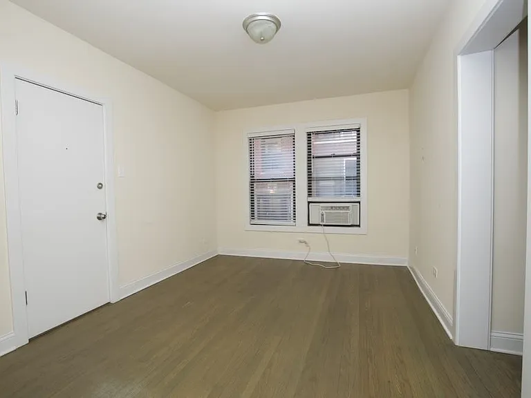 2641 N Spaulding Ave #E2 — Photo 8