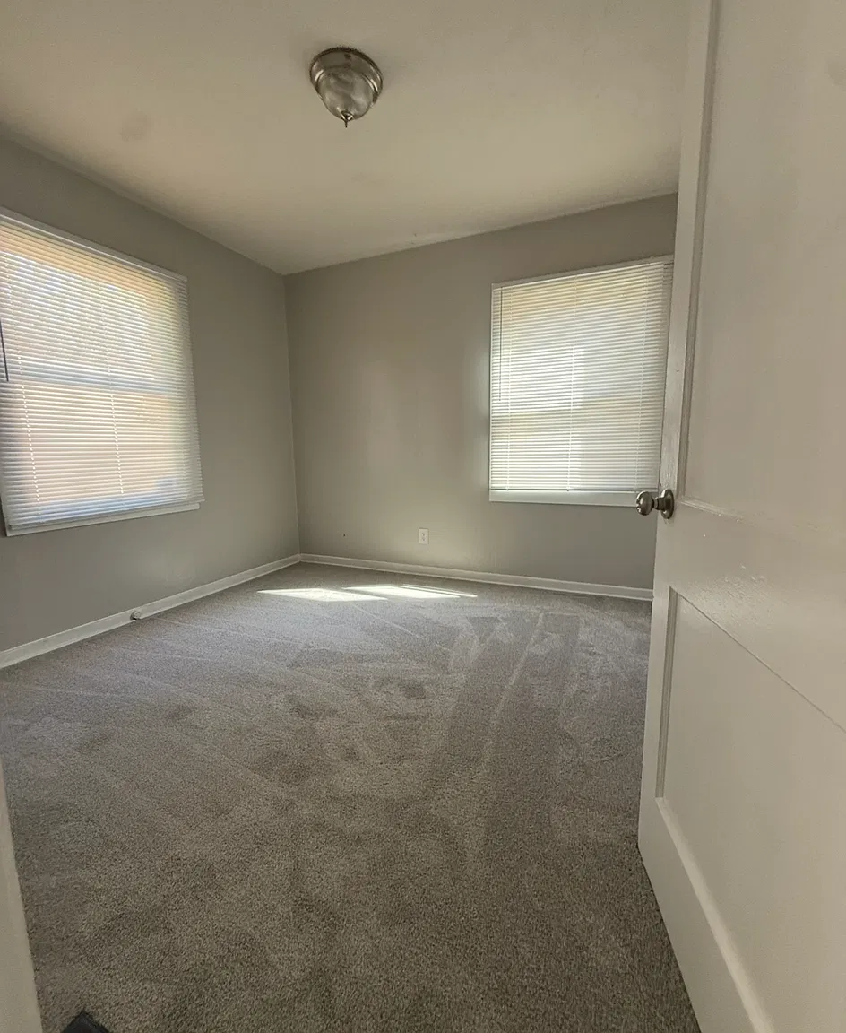 4 bed, 2211 sqft, $1,200 — Photo 2