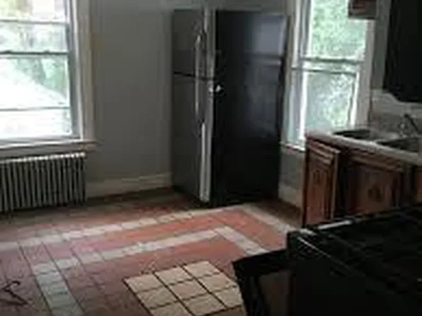 707 McClellan St, Schenectady, NY 12304