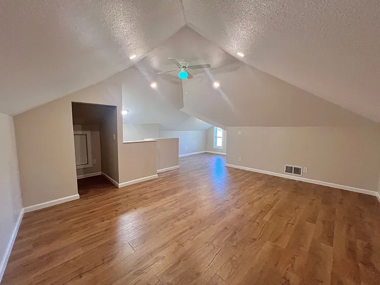 1515 Stony Point Rd — Photo 18