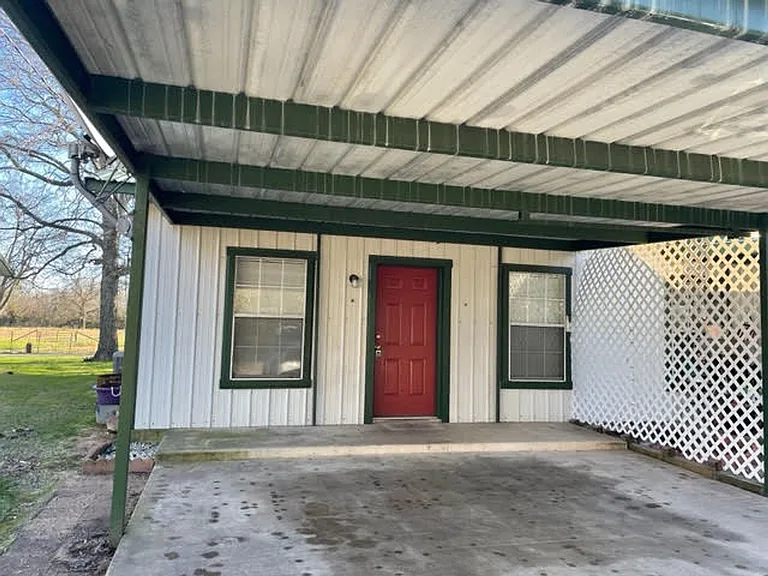 214 Hickory St — Photo 4