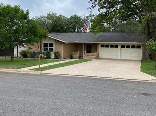 1117 Warbler Dr, Kerrville, TX 78028