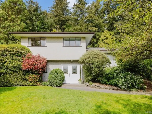 4312 Parkside Cres, Saanich, BC V8N 2C3