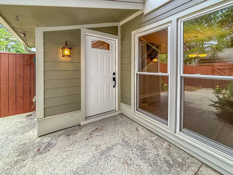 5030 Meadow Ln — Photo 4