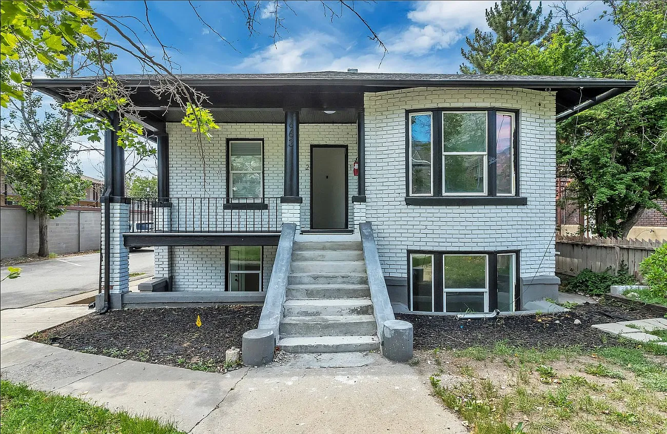 663 N University — Photo 2