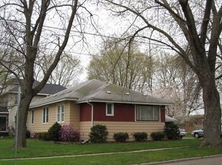 209 S Hall St, Morrison, IL 61270