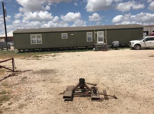 384 Shale Rd, Pleasanton, TX 78064