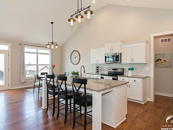 3rd image of 19372 Cedar Ct