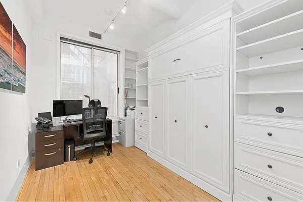 Sold by Prevu Real Estate, LLC | media 6