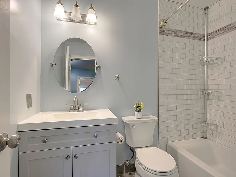 48 Radcliffe Dr — Photo 6