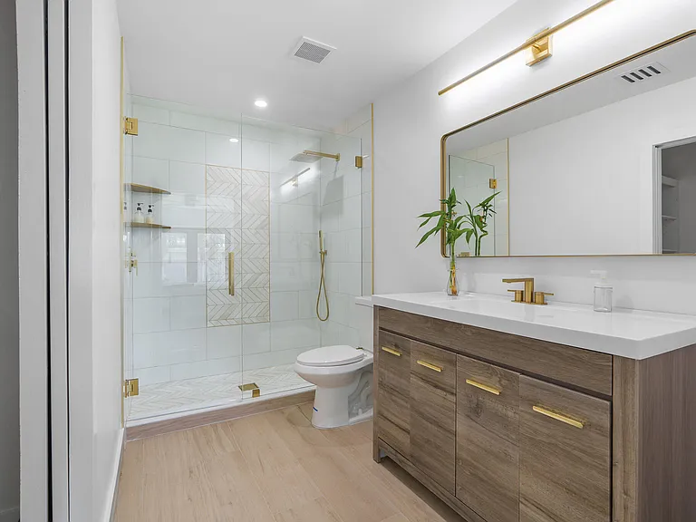 303 De Carie St #303 — Photo 11