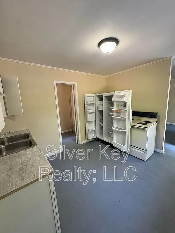 1 bed, 1.0 bath, $795 — Photo 3