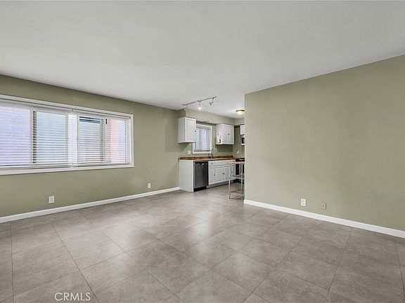 2nd image of 417 N Broadway APT 5