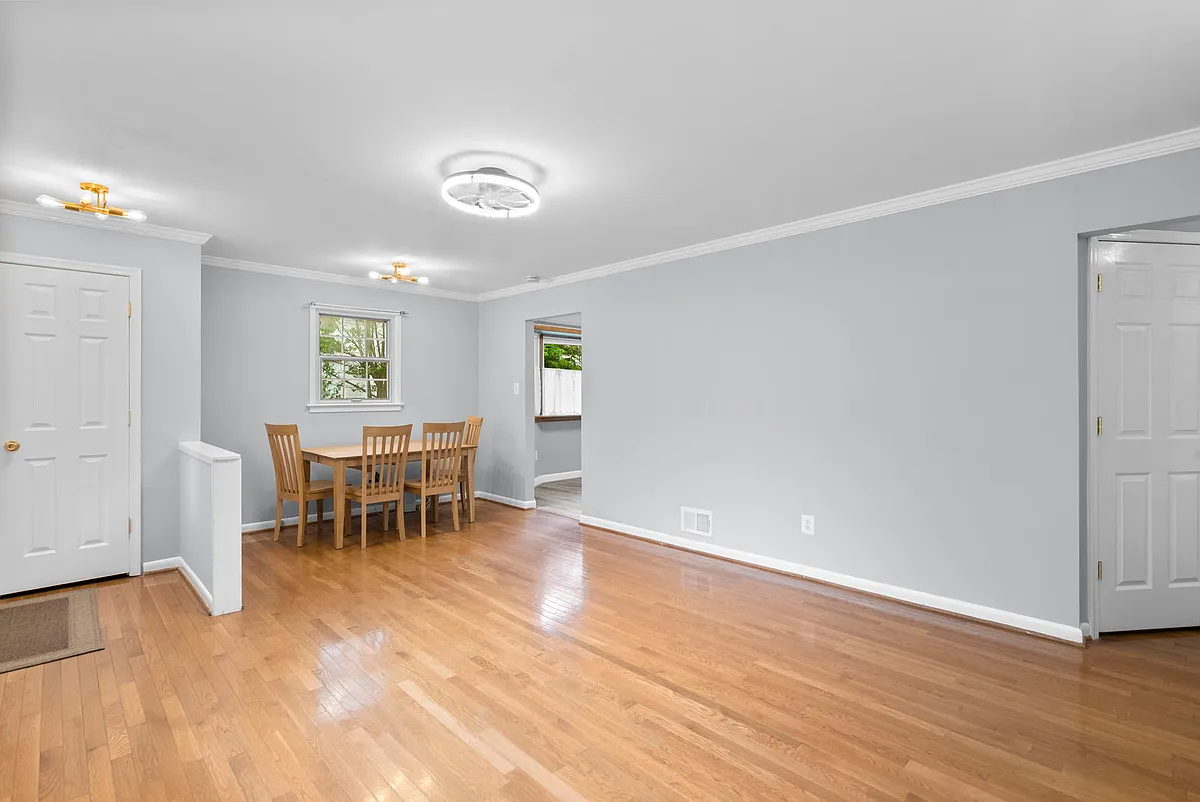 Building Photo - 308 Clagett Dr