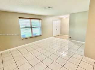 7150 NW 46th St, Lauderhill, FL 33319
