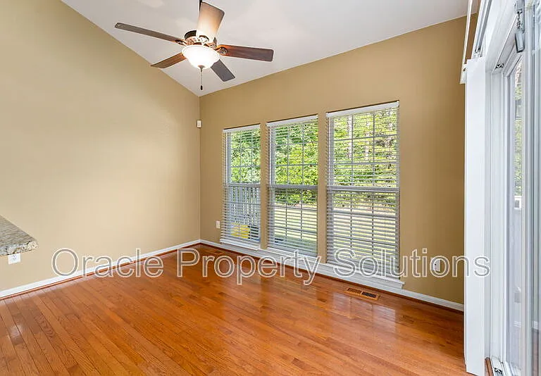 7550 Maidenhead Dr — Photo 12