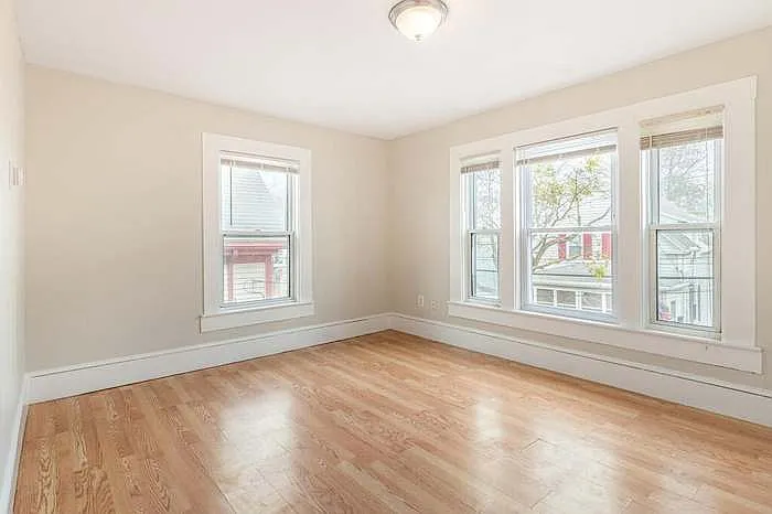 27 Astor St #2 — Photo 6