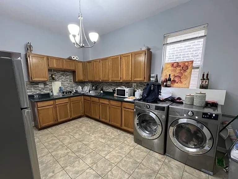 1955 W Chicago Ave #2F — Photo 3