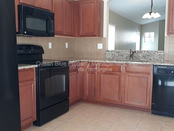2nd image of 18200 Cypress Bay Pkwy
