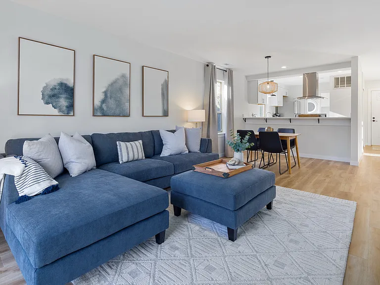 2534 Yew St #B — Photo 4