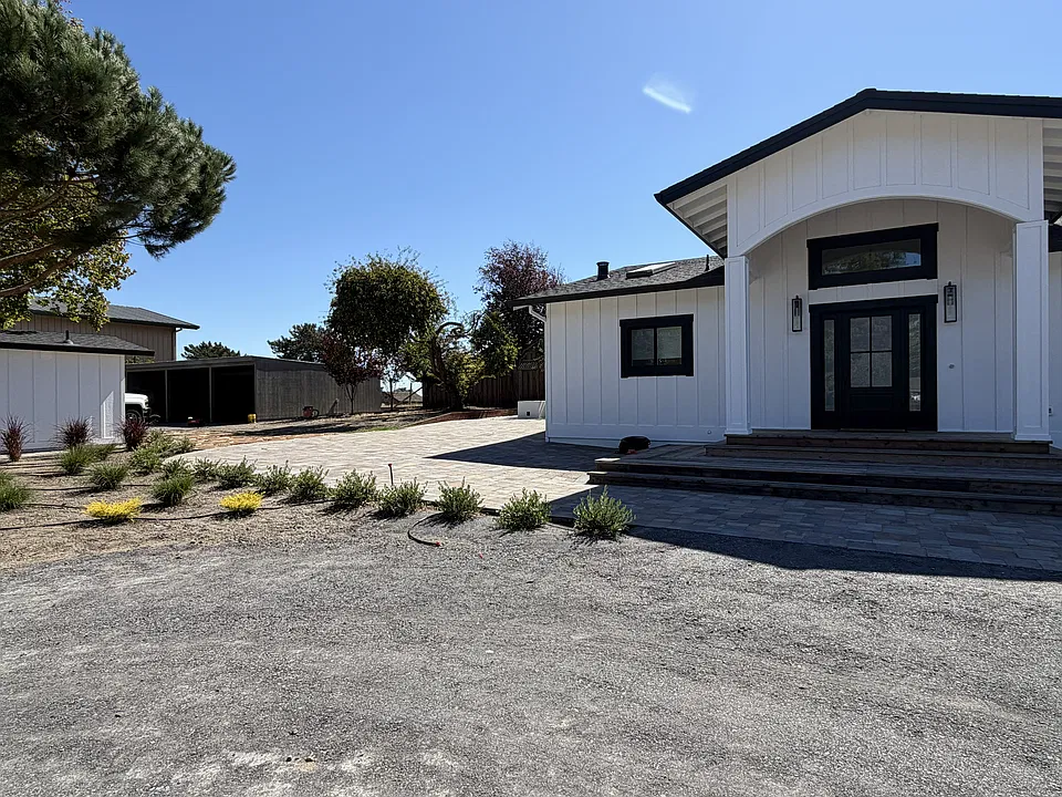352 Palm Ave