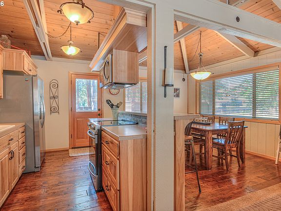 5th image of 57077 Fox Ln