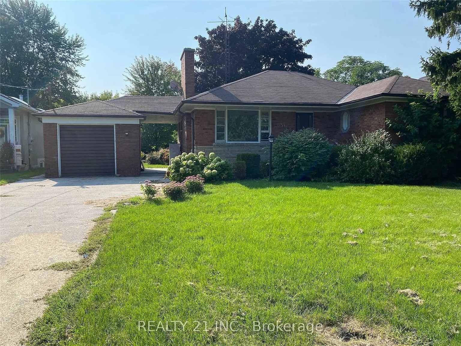 3 bed, $2,500 — Photo 1