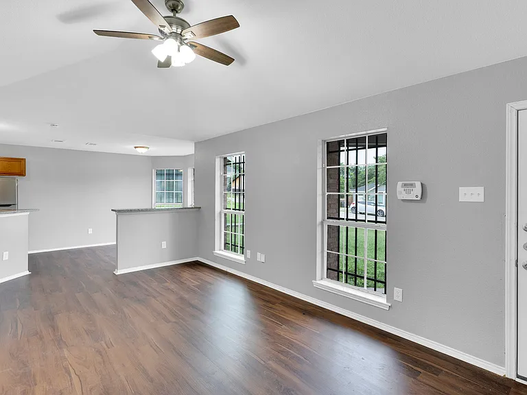 2520 Fatima Ave — Photo 6