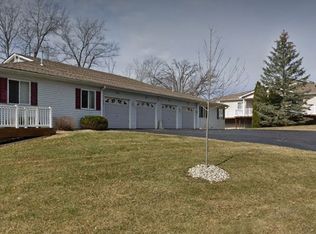 9536 Timber Ridge Dr, Grand Blanc, MI 48439