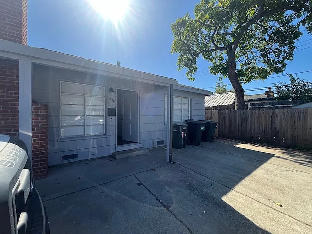 3518 Robertson Ave photo 1