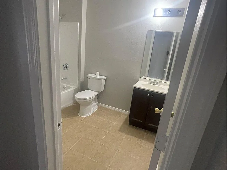 5309 Woodland Oaks Ct #A — Photo 10