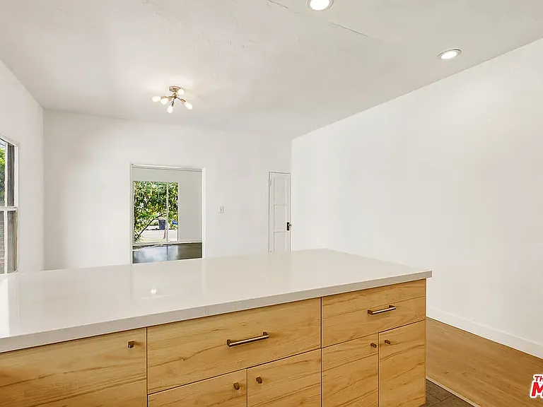 3429 Edgehill Dr #3 — Photo 11