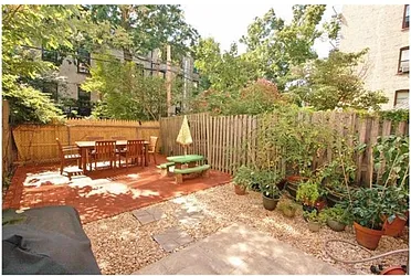 Rented by R New York