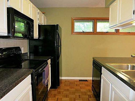 5th image of 2474 E Burcham Dr