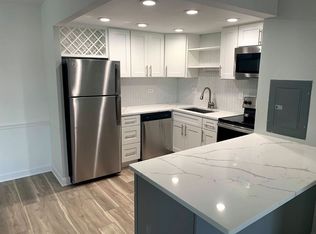 Royal Grove Apartments, Bensenville, IL 60106