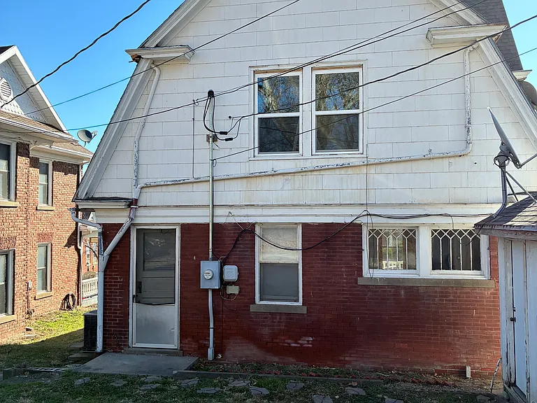 215 N 9th St — Photo 3