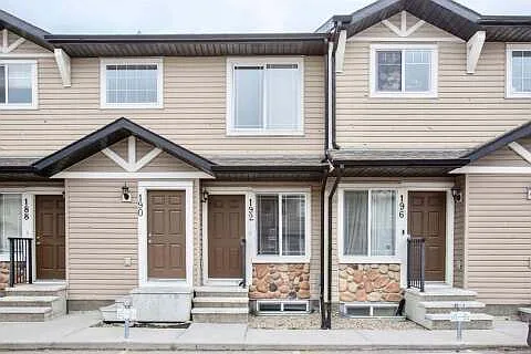 192 Saddlebrook Point NE — Photo 1