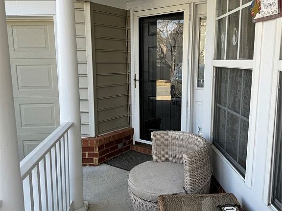 5th image of 156 Waters Edge Dr