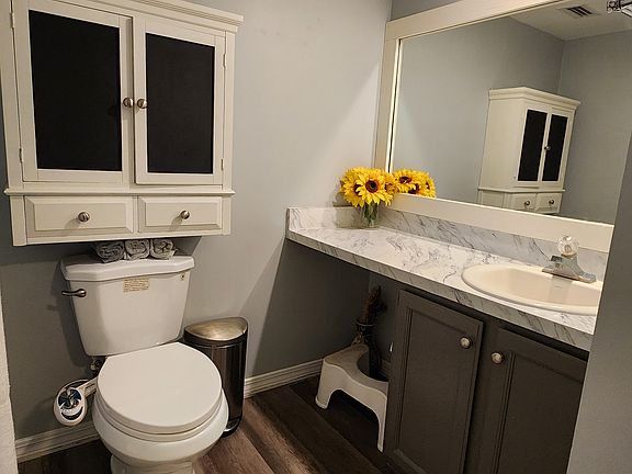 Downs Stairs guest bathroom