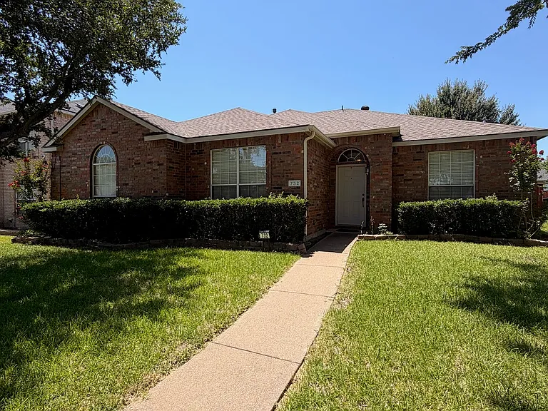 732 Dandelion Dr — Photo 2
