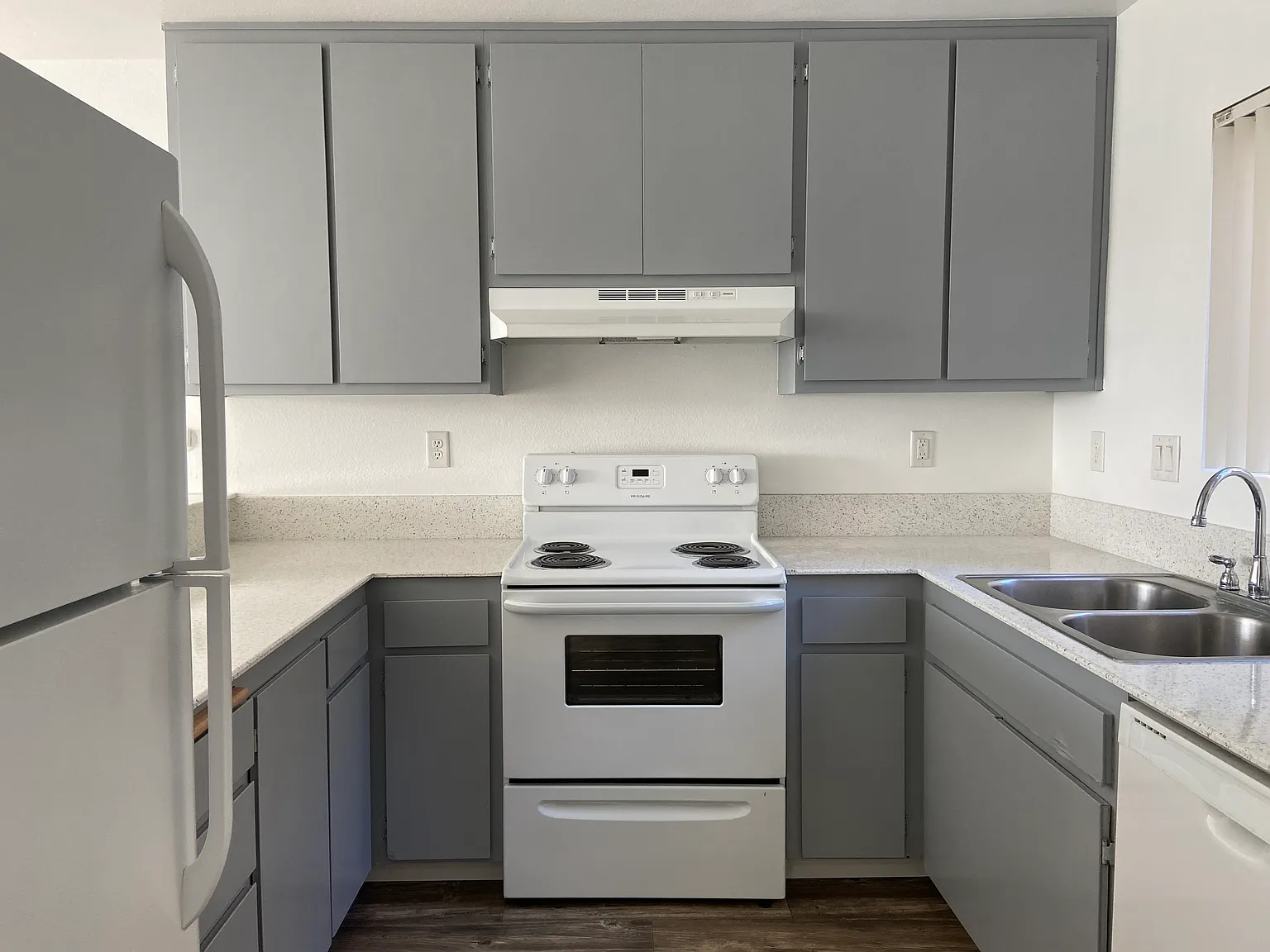 2 bed, 900 sqft, $2,250 — Photo 3