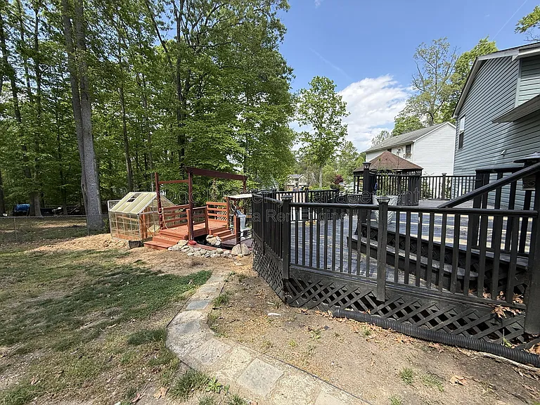 10910 Chesterwood Dr — Photo 36