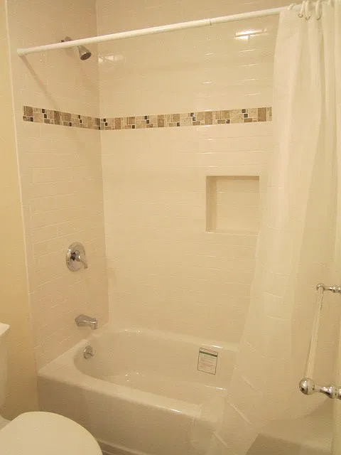 2 bed, 1.0 bath, 979 sqft, $2,900 — Photo 3