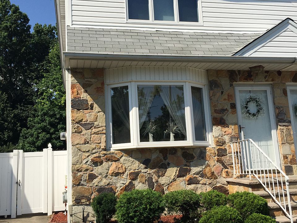 1st image of 70 Tanglewood Dr