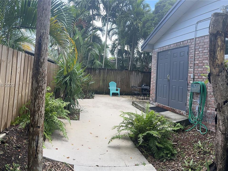 1st image of 834 NE 18th Ct #1-3