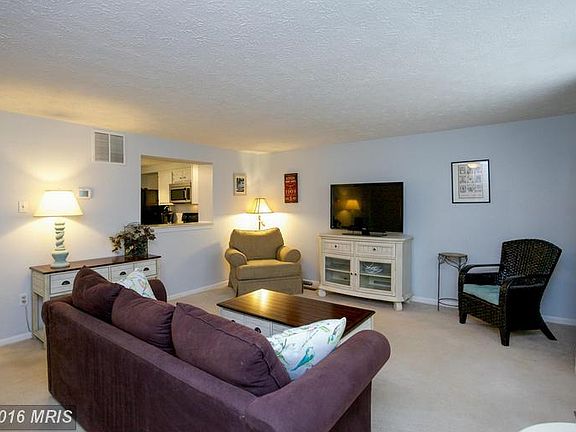 3rd image of 317 Delmar Ct