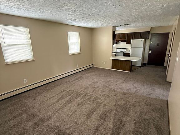 2nd image of 355 Meadowbrook Ave APT 4